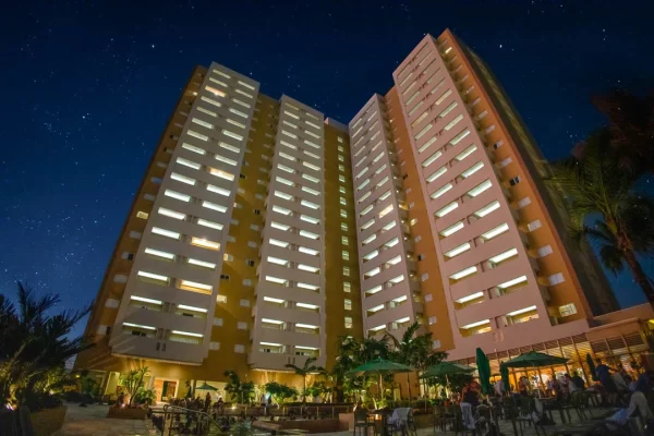 Hot Beach Suites - Image 6