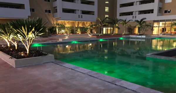 Hot Beach Suites